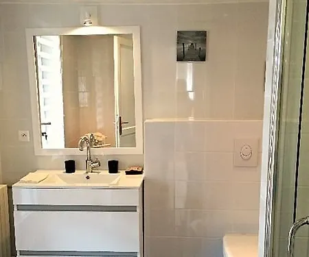 Maison Iratzean Couette-café 3*