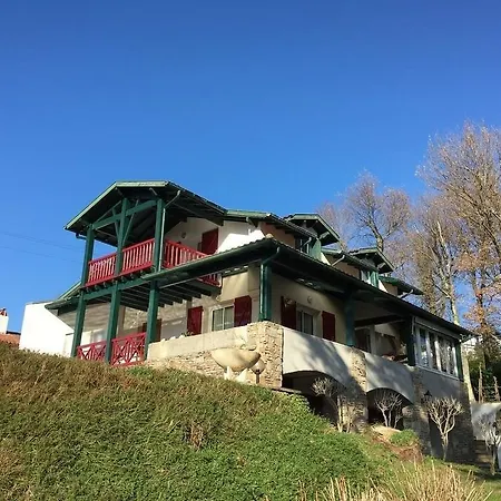 Bed & Breakfast Maison Iratzean 3*